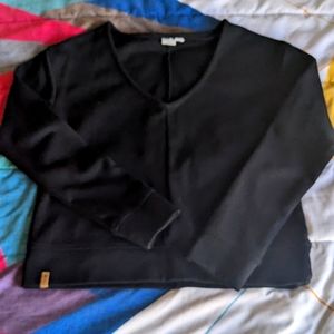 Black v-neck Tentree sweatshirt